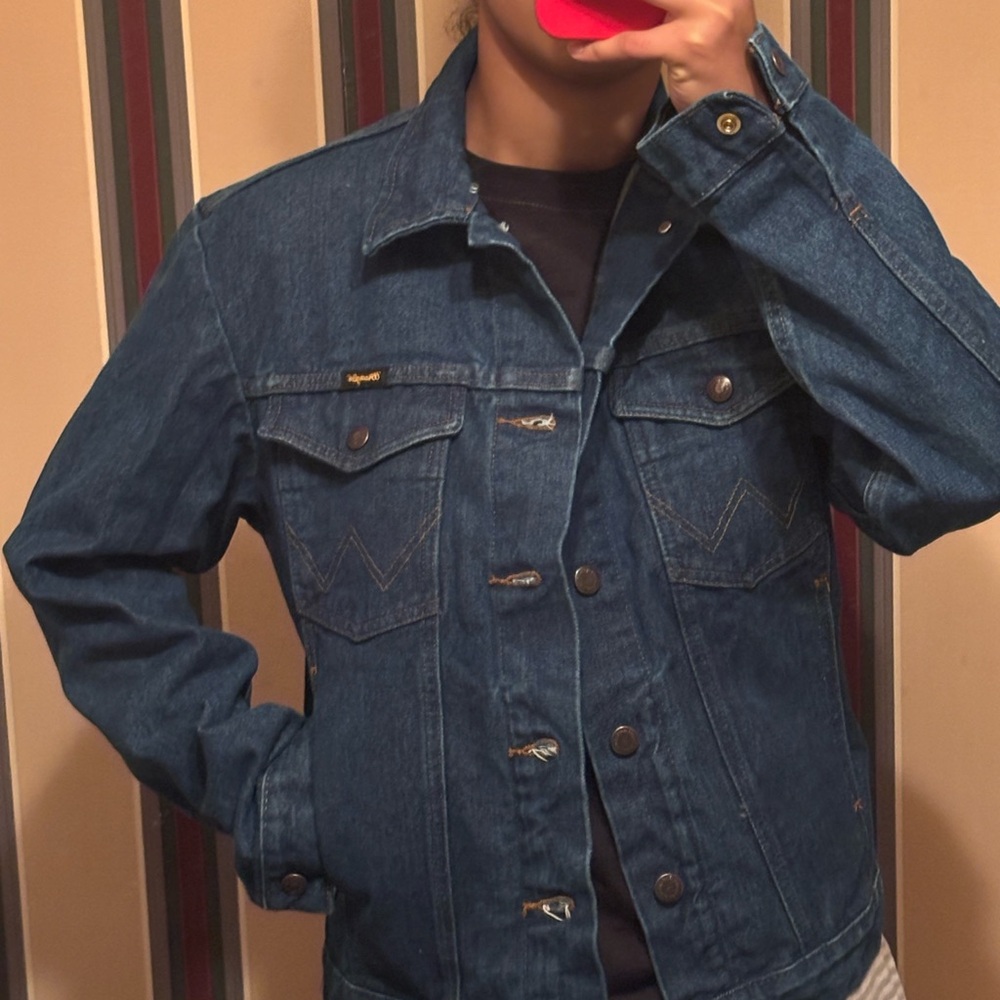 Vintage Wrangler Dark Blue Denim Jacket in Prestine Condition